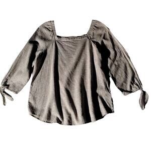 Liz Claiborne Linen Blend Stripped Blouse. M